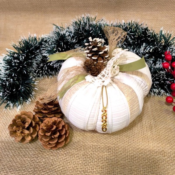 Κολοκύθα Γούρι, Λευκή με Χρυσές Ρίγες